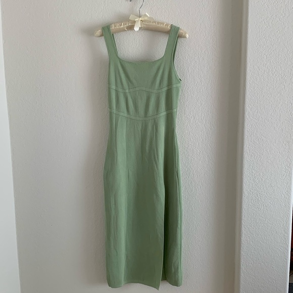 💚 Dress - Picture 1 of 10